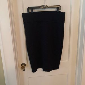 NWOT LuLaRoe Black Cassie Skirt